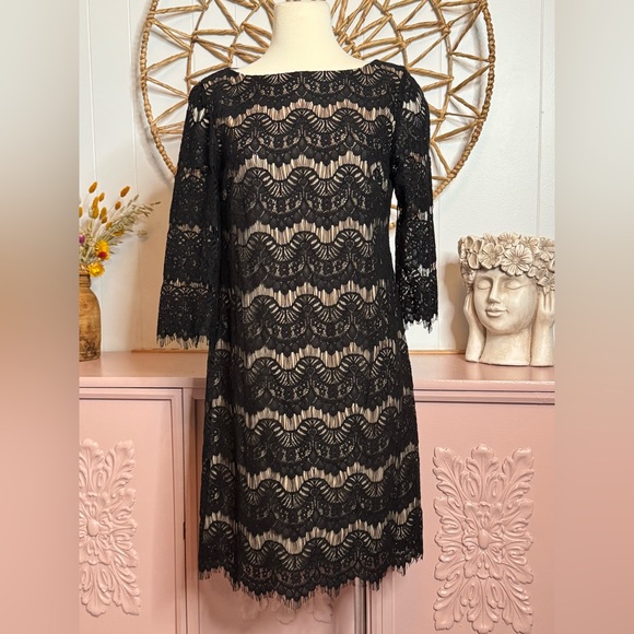 Jessica Howard Dresses & Skirts - Jessica Howard Black and Tan Sheath Dress‎ with Bell Sleeves